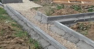 Установка бордюров для плитки в Старом Осколе в октябре