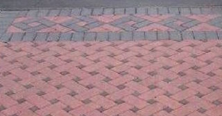 Укладка тротуарной плитки на старое бетонное основание в Старом Осколе в октябре