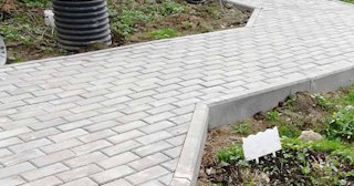 Профессиональная укладка брусчатки в Старом Осколе в октябре