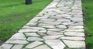 Профессиональная укладка камня на дорожки в Старом Осколе в октябре
