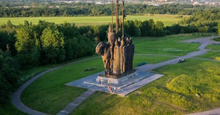 Благоустройство памятников в Старом Осколе от 911 руб. – компания ТротуарнаяПлитка